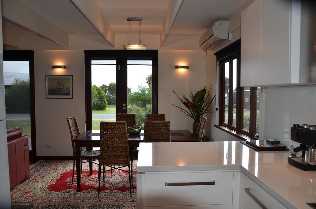 Yolla Beach House Adventure Bay ภายนอก รูปภาพ